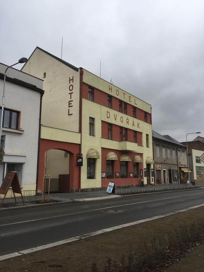 Hotel Dvorak Chrast ภายนอก รูปภาพ